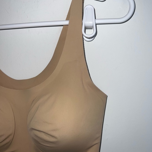 Seamless Tan Bra - Picture 5 of 11